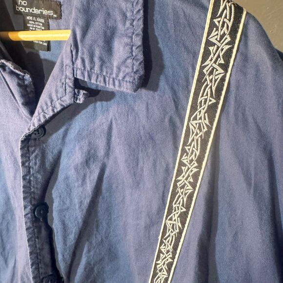 Vintage No Boundaries Y2K Celtic & Tribal Print Camp Shirt - Picture 4 of 4